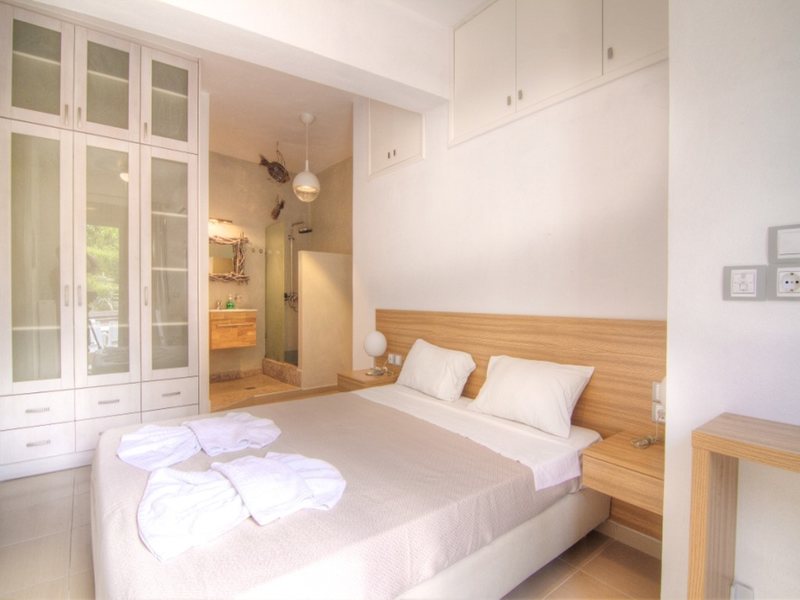 5 Bedroom Villa in Adele RE0459 Rent-Villa 256209