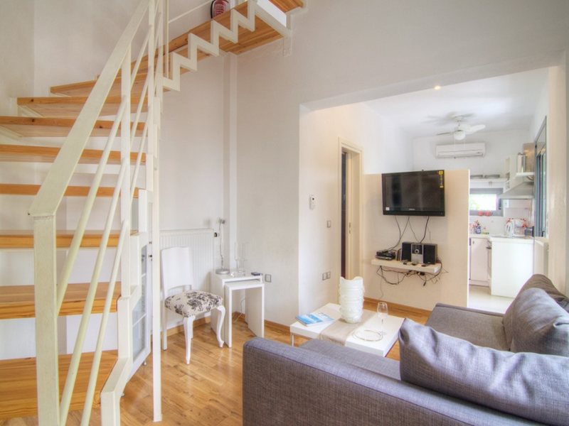 5 Bedroom Villa in Adele RE0459 Rent-Villa 256210