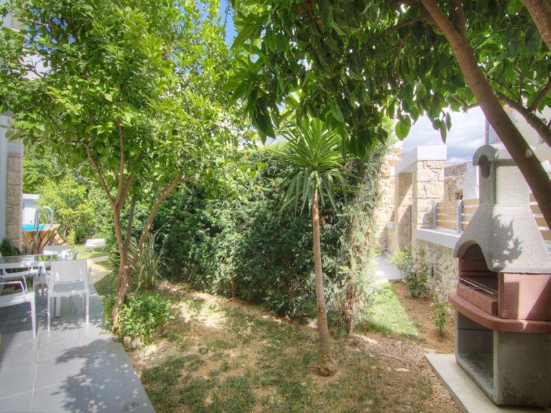 5 Bedroom Villa in Adele RE0459 Rent-Villa 256212