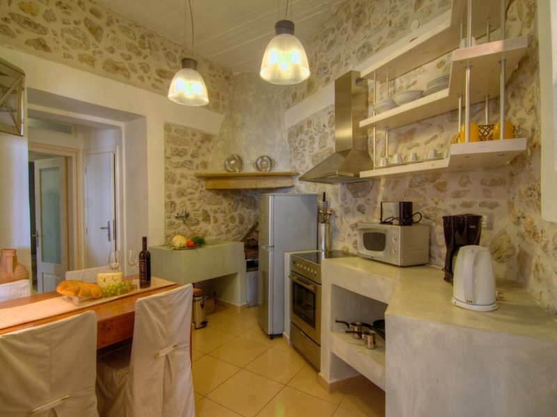 5 Bedroom Villa in Adele RE0459 Rent-Villa 256221