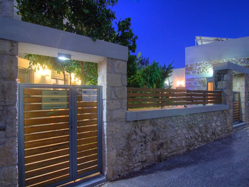 5 Bedroom Villa in Adele RE0459 Rent-Villa 256227