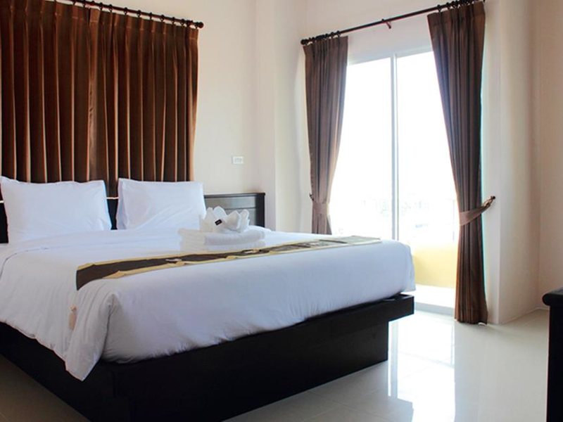 88 Hotel Patong 220801