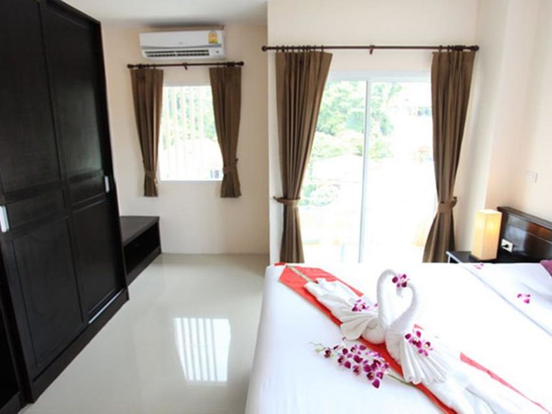 88 Hotel Patong 220807