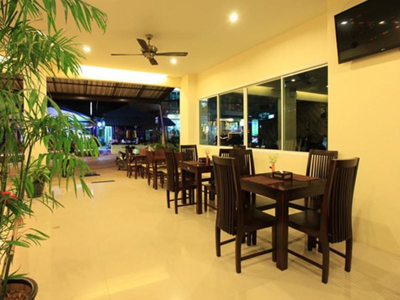 88 Hotel Patong 220816