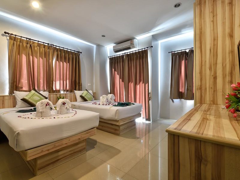 88 Hotel Patong 220818