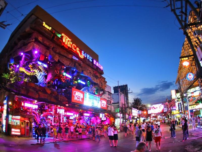 88 Hotel Patong 220821