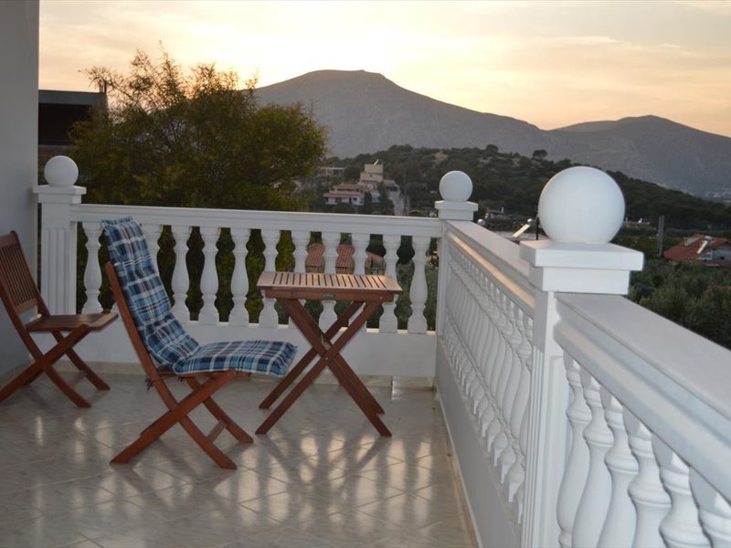 8 bedroom Villa in Anavyssos RE0843 Rent-Villa 256246