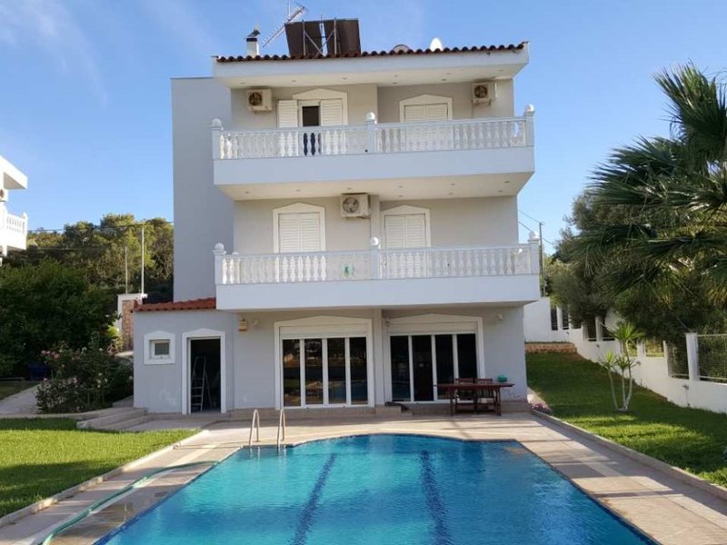 8 bedroom Villa in Anavyssos RE0843 Rent-Villa 256253