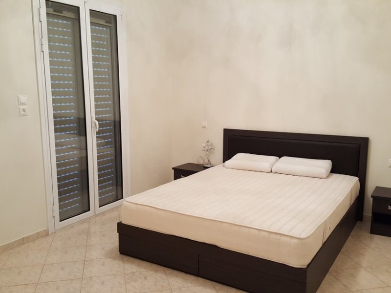 8 bedroom Villa in Anavyssos RE0843 Rent-Villa 256255