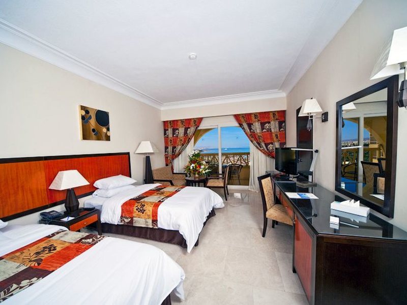 AMC Royal Hotel 27219