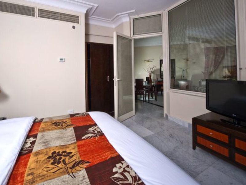 AMC Royal Hotel 32758