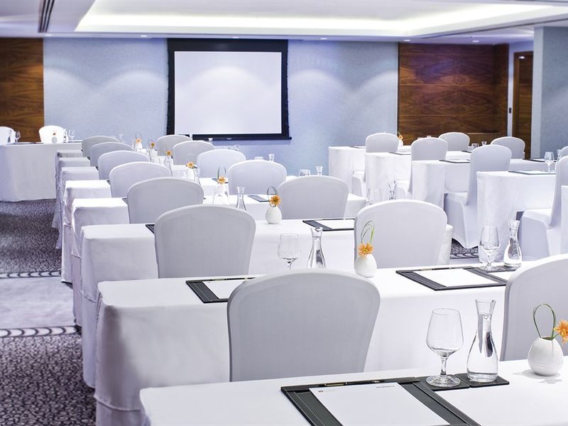 AVANI Deira Dubai Hotel (ех 48429