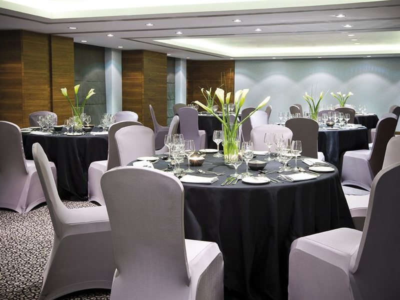 AVANI Deira Dubai Hotel (ех 48431