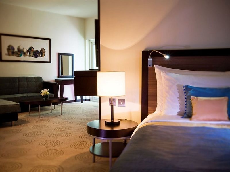 AVANI Deira Dubai Hotel (ех 48432