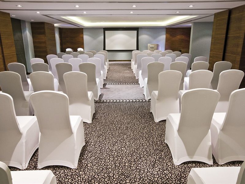 AVANI Deira Dubai Hotel (ех 48434