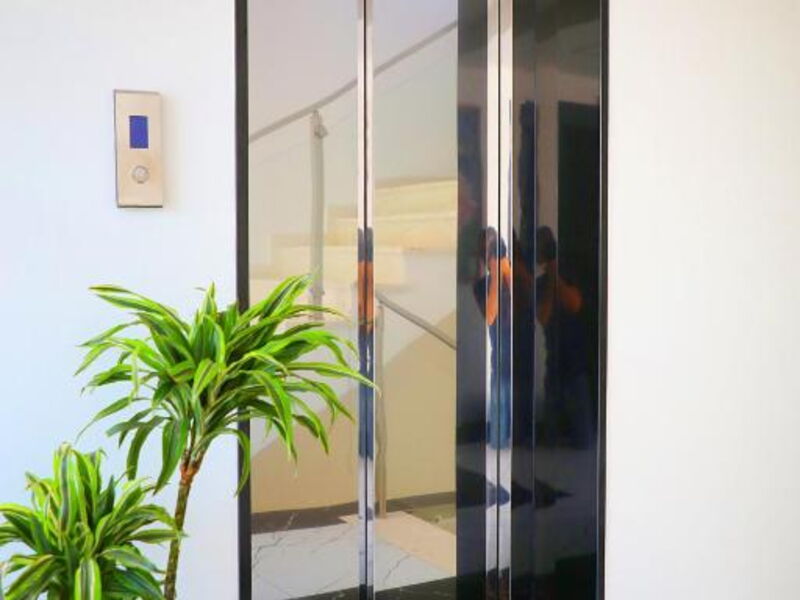 A and G Hotel 326701