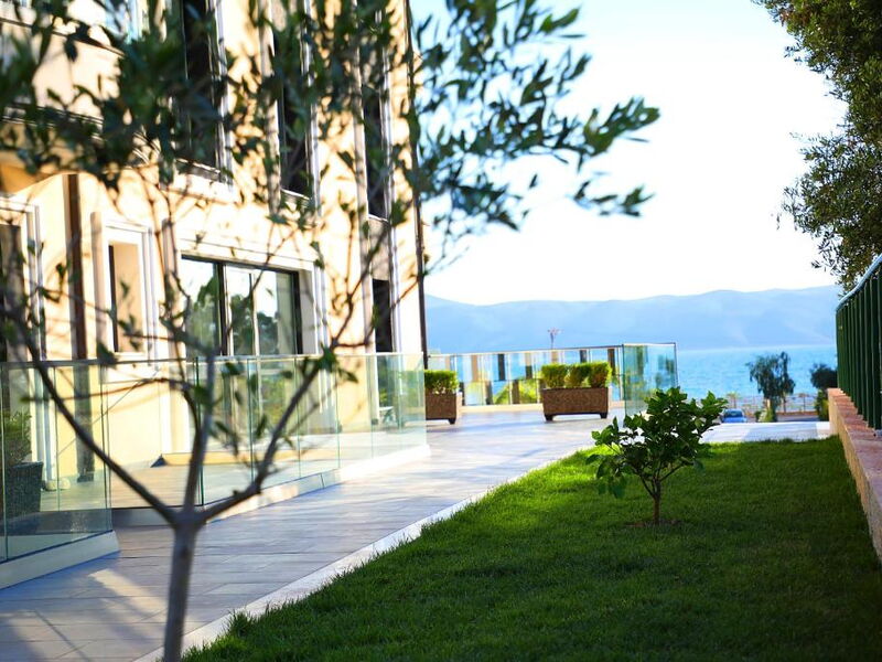 A and G Hotel 326704