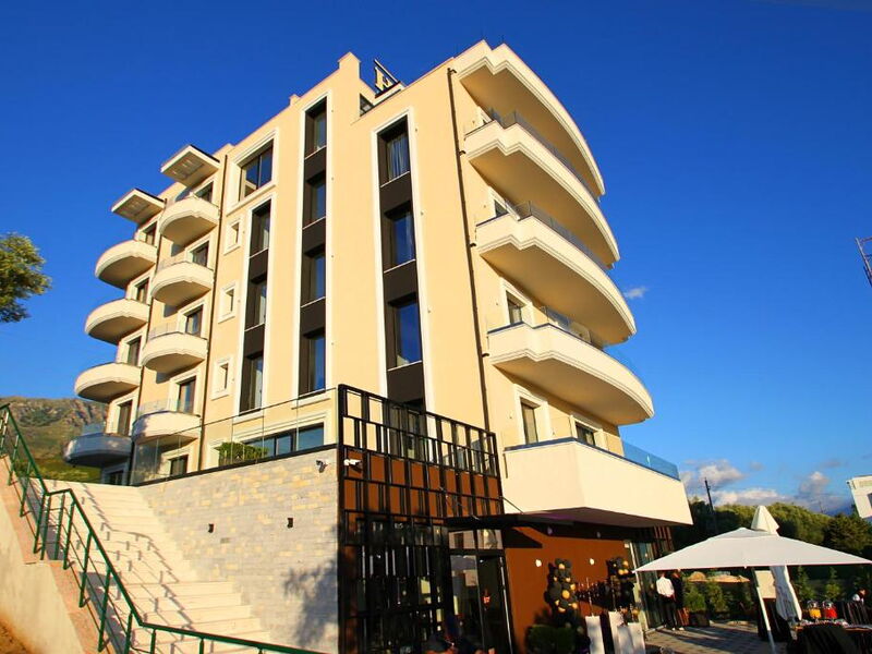 A and G Hotel 326707