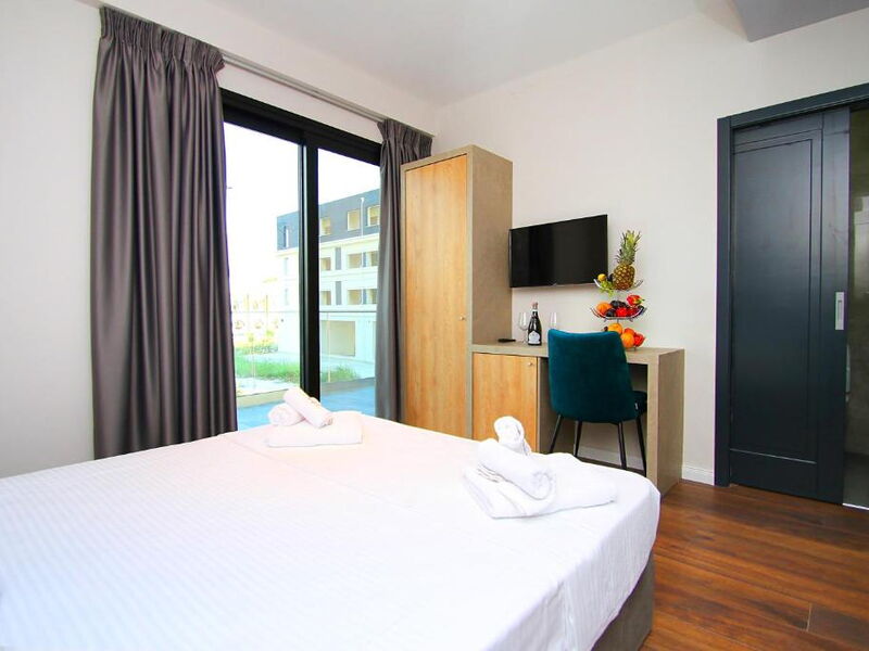 A and G Hotel 326715