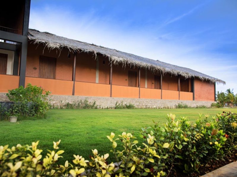 Aarya Lagoon Resort 109300