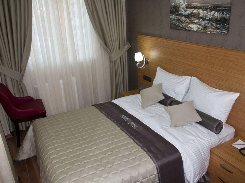 Abel Hotel 240112