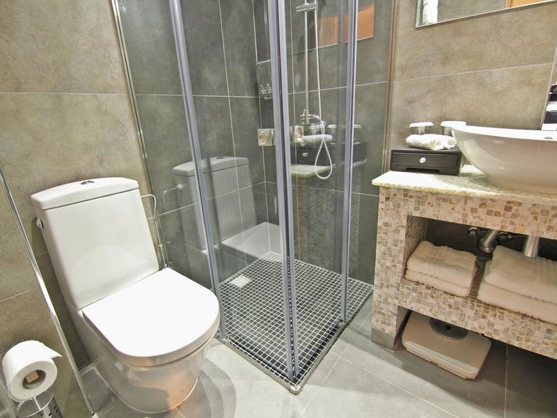 Achilleos City Hotel 162024