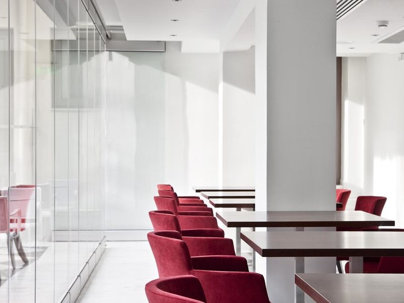 Acropolis Hills 230498