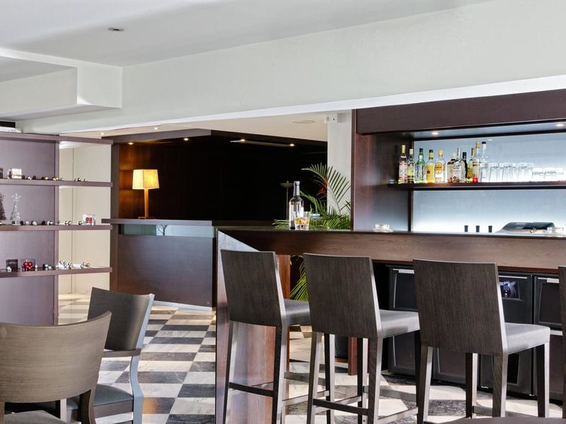 Acropolis Hills 230502