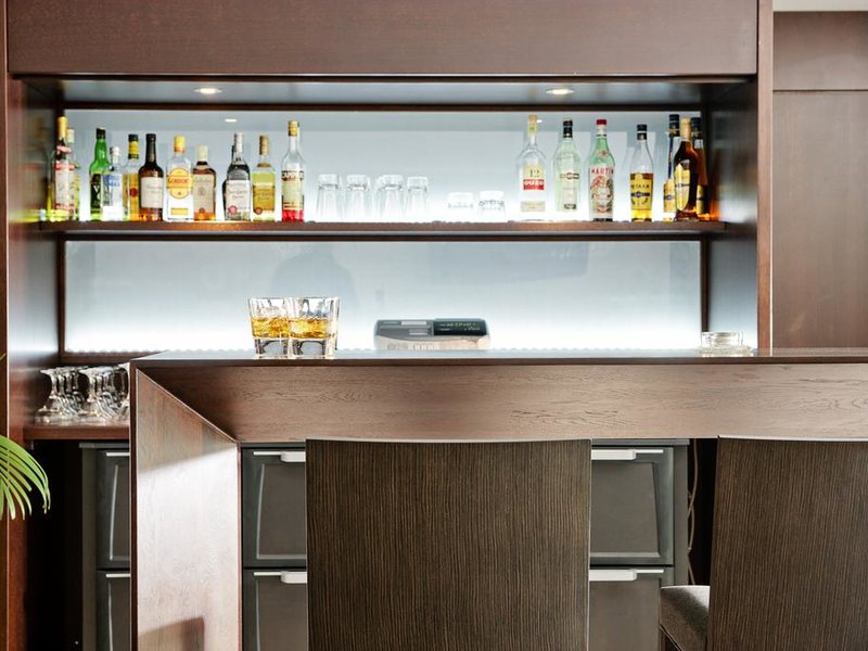 Acropolis Hills 230503