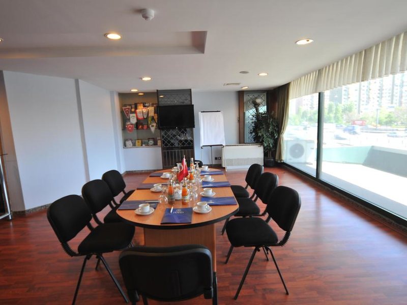 Adela Hotel 183103