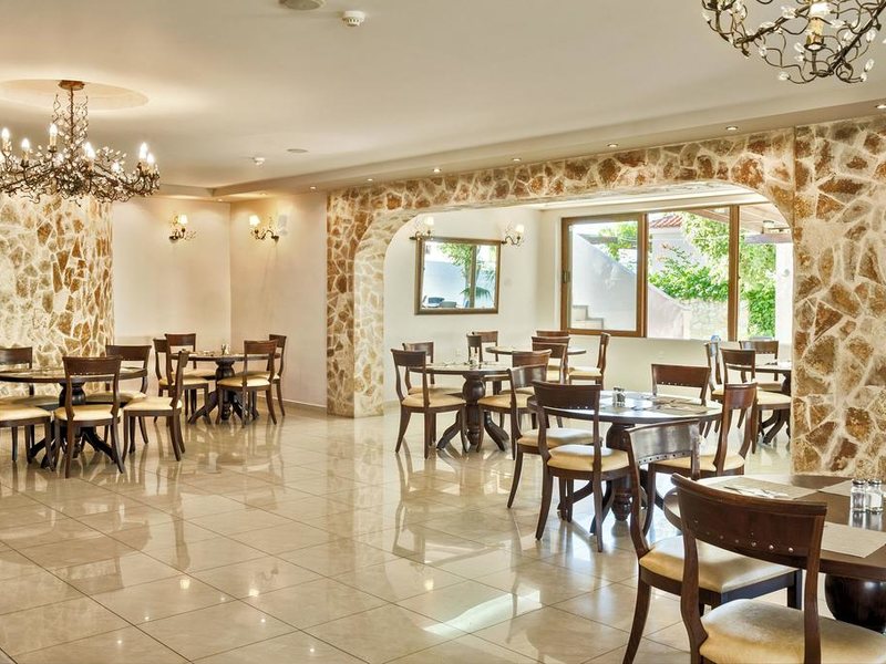 Adelais Hotel 285707