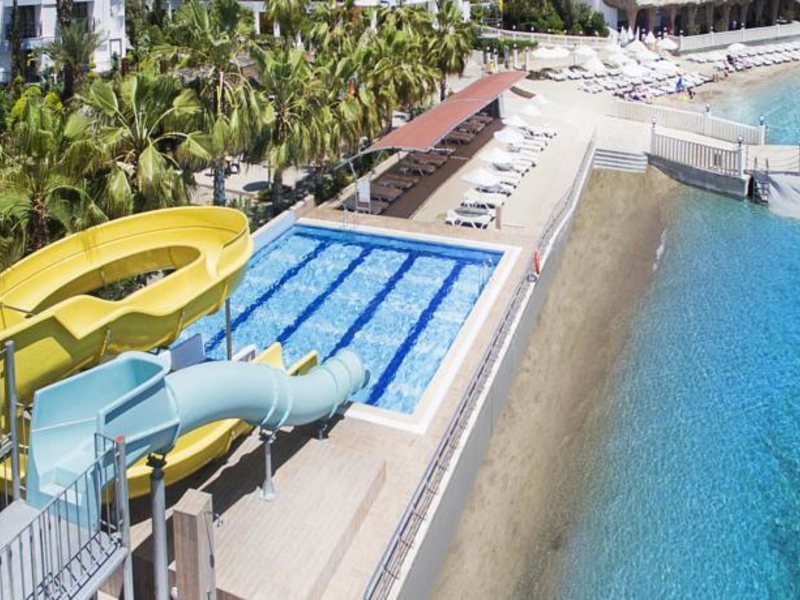 Adin Beach Hotel 318703
