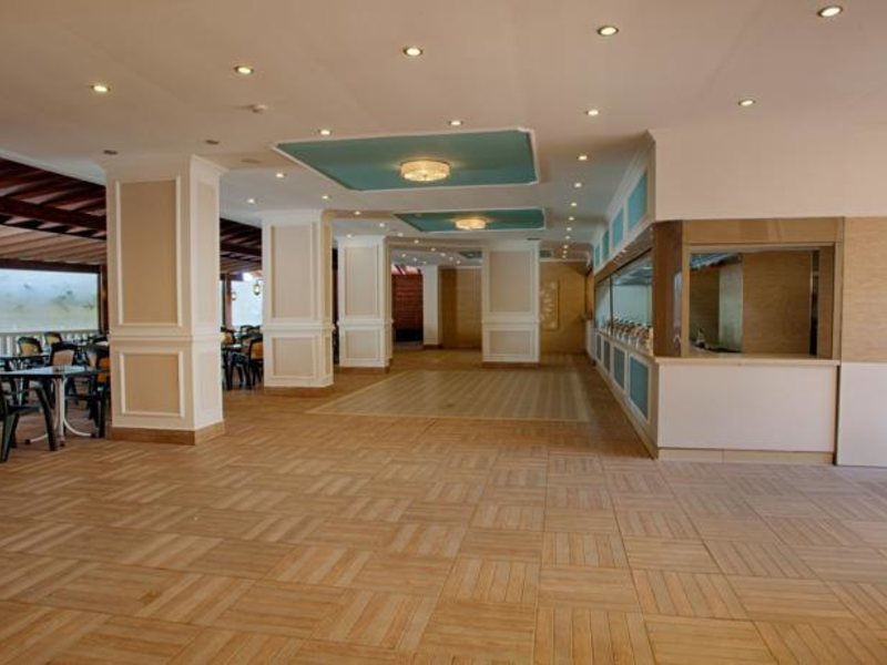 Adin Beach Hotel 318705