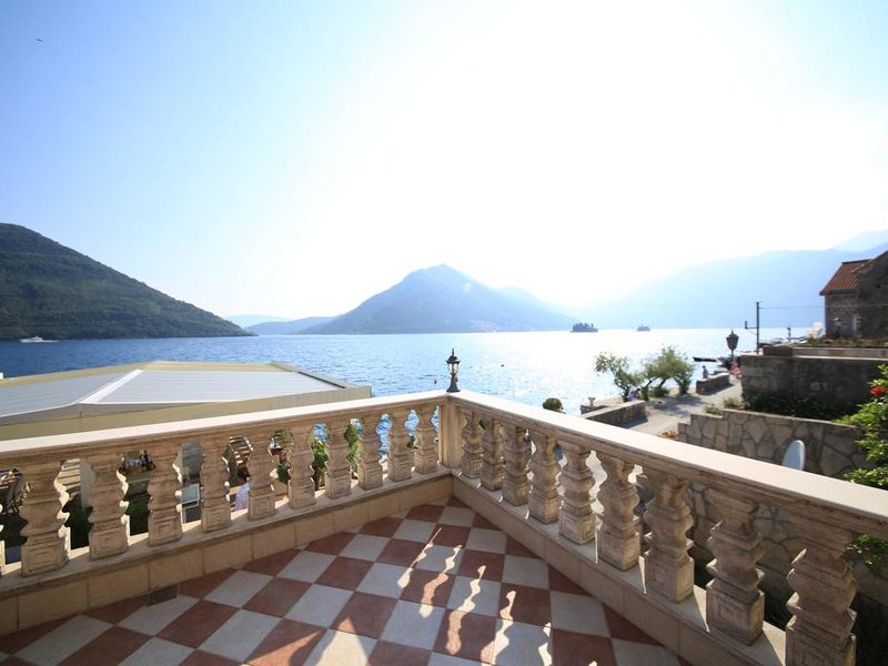 Admiral Perast 231406