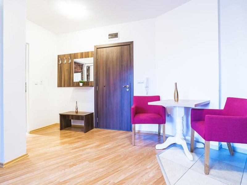 Admiral Plaza 163277