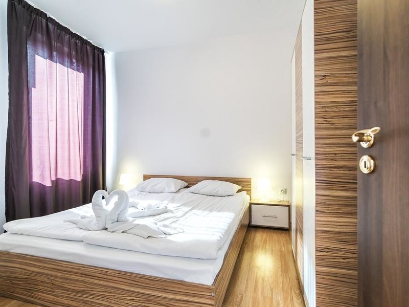 Admiral Plaza 163283