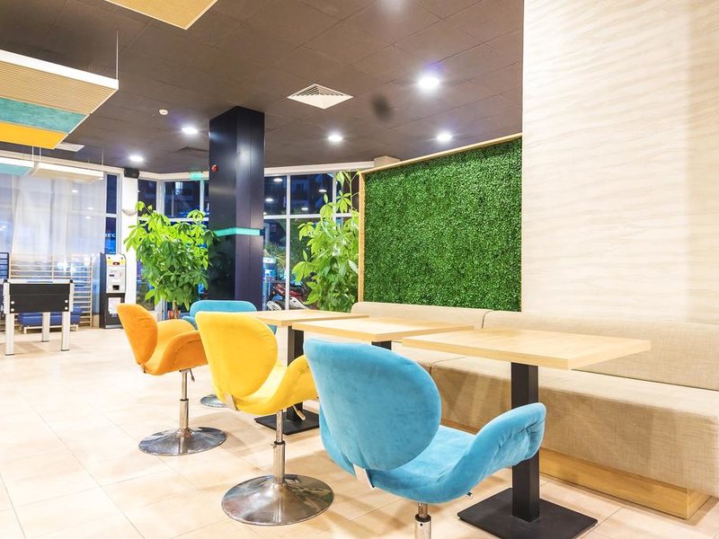 Admiral Plaza 163288