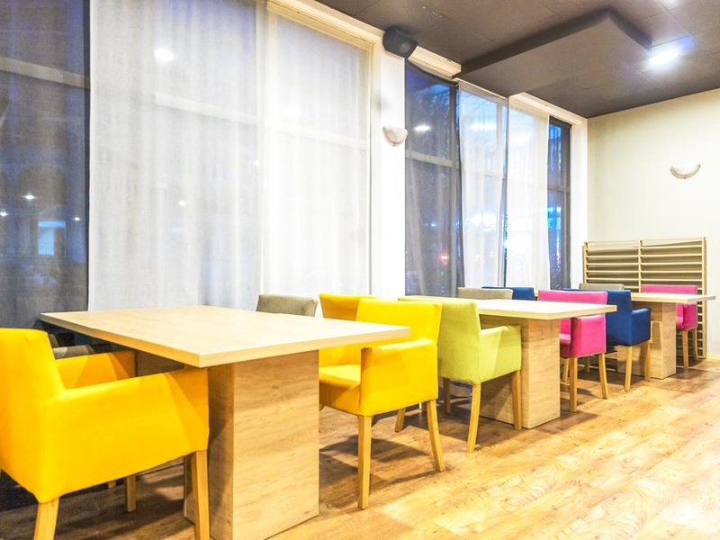 Admiral Plaza 163290