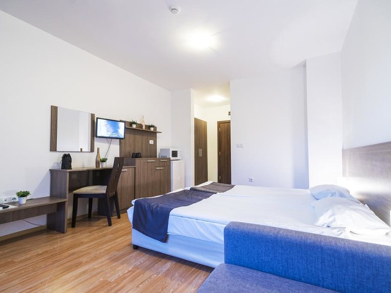 Admiral Plaza 163295