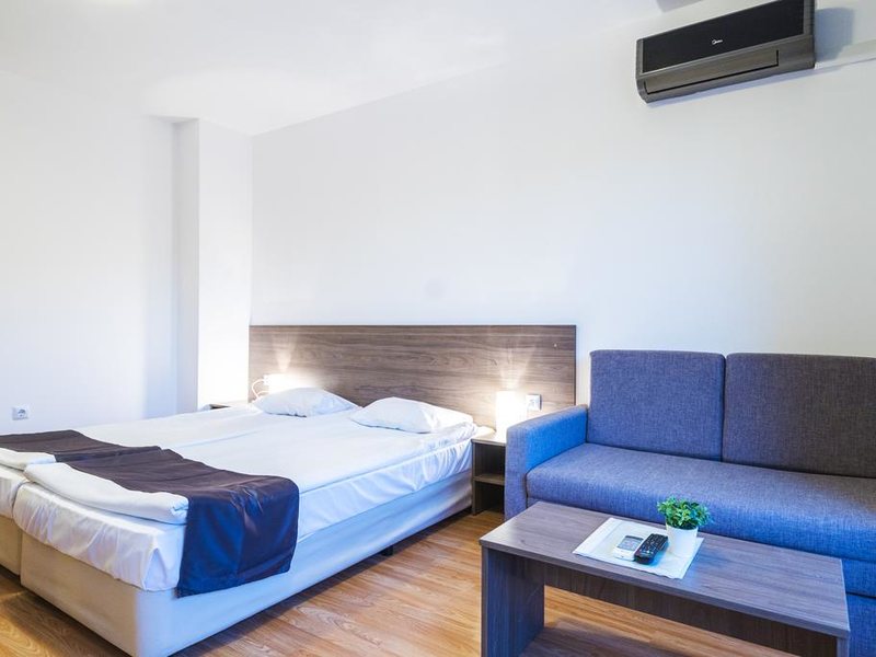 Admiral Plaza 163296