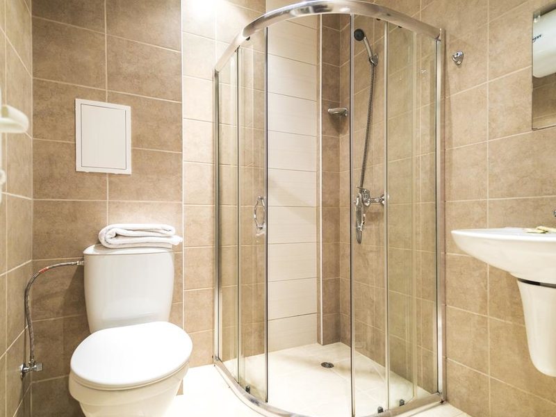 Admiral Plaza 163301