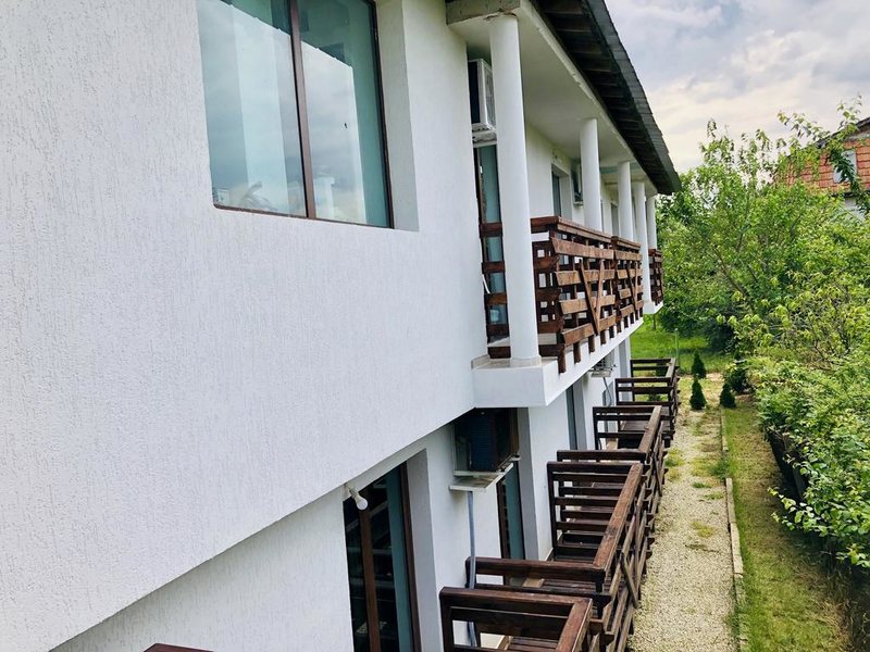 Adrian Villa  317944