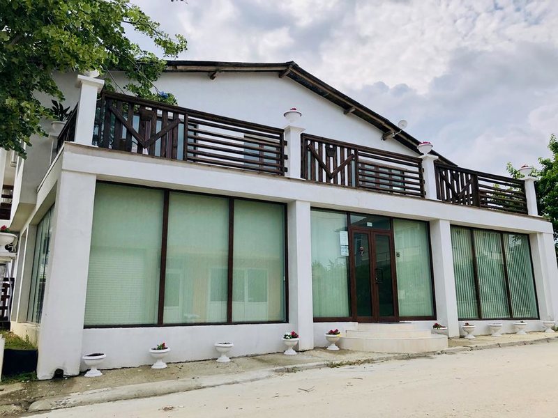 Adrian Villa  317945