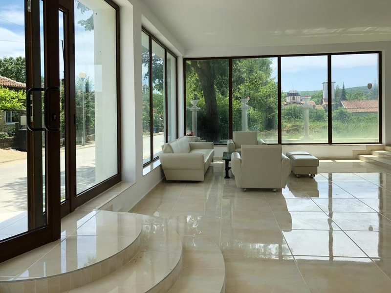 Adrian Villa  317951