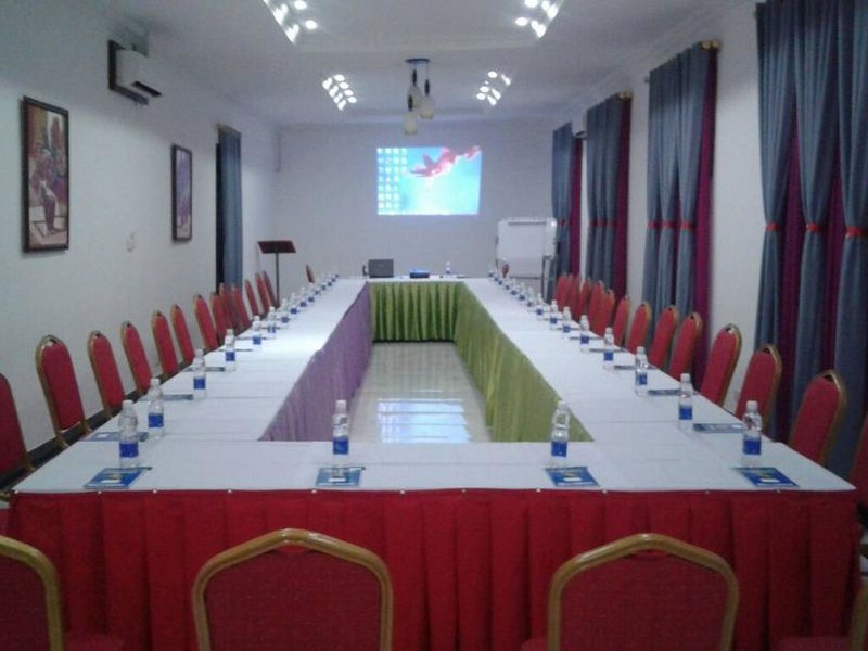 African Sun Sand Sea Beach Resort & Spa 198429