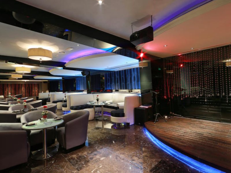 Al Khaleej Palace Hotel 45175