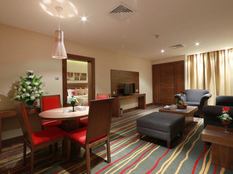 Al Khaleej Palace Hotel 45180