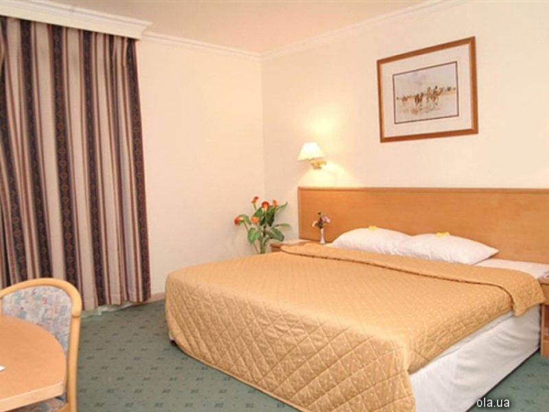 Al Seef Beach Hotel 8384