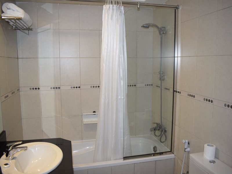 Al Waleed Palace Hotel Apartments Al Barsha 300672