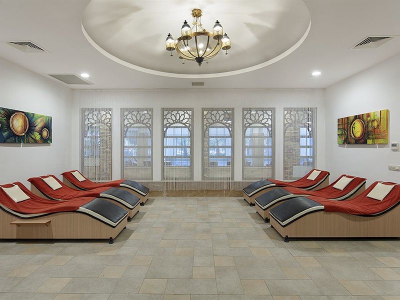 Alba Queen Hotel 157891